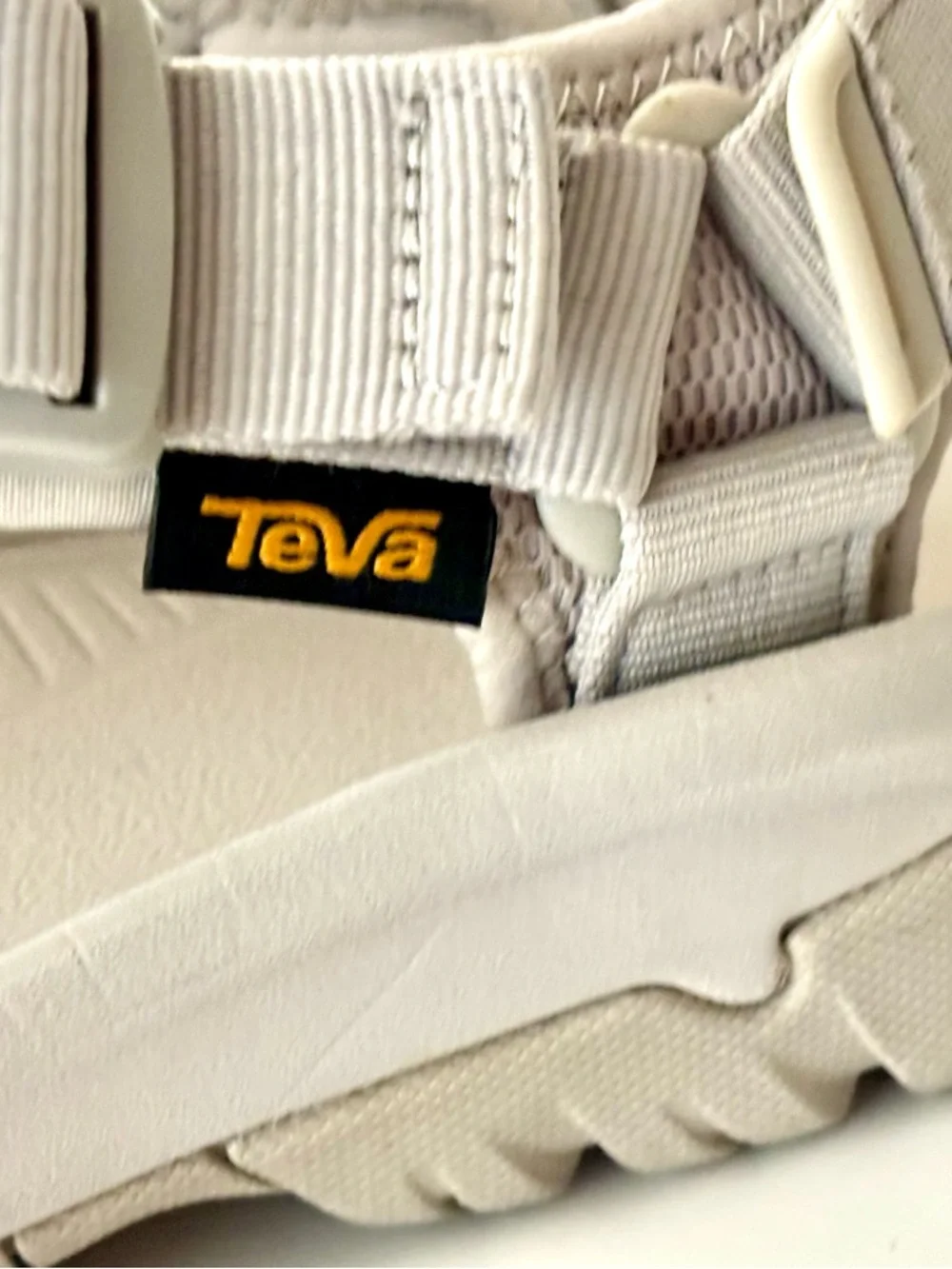 NWOB TEVA MEN HURRICANE VERGE CREAM CLOUD SPORTS SANDALS US 13